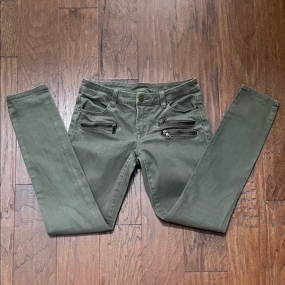 Blank NYC Olive Skinny Jeans with Zipper Details - Picture 1 of 10
